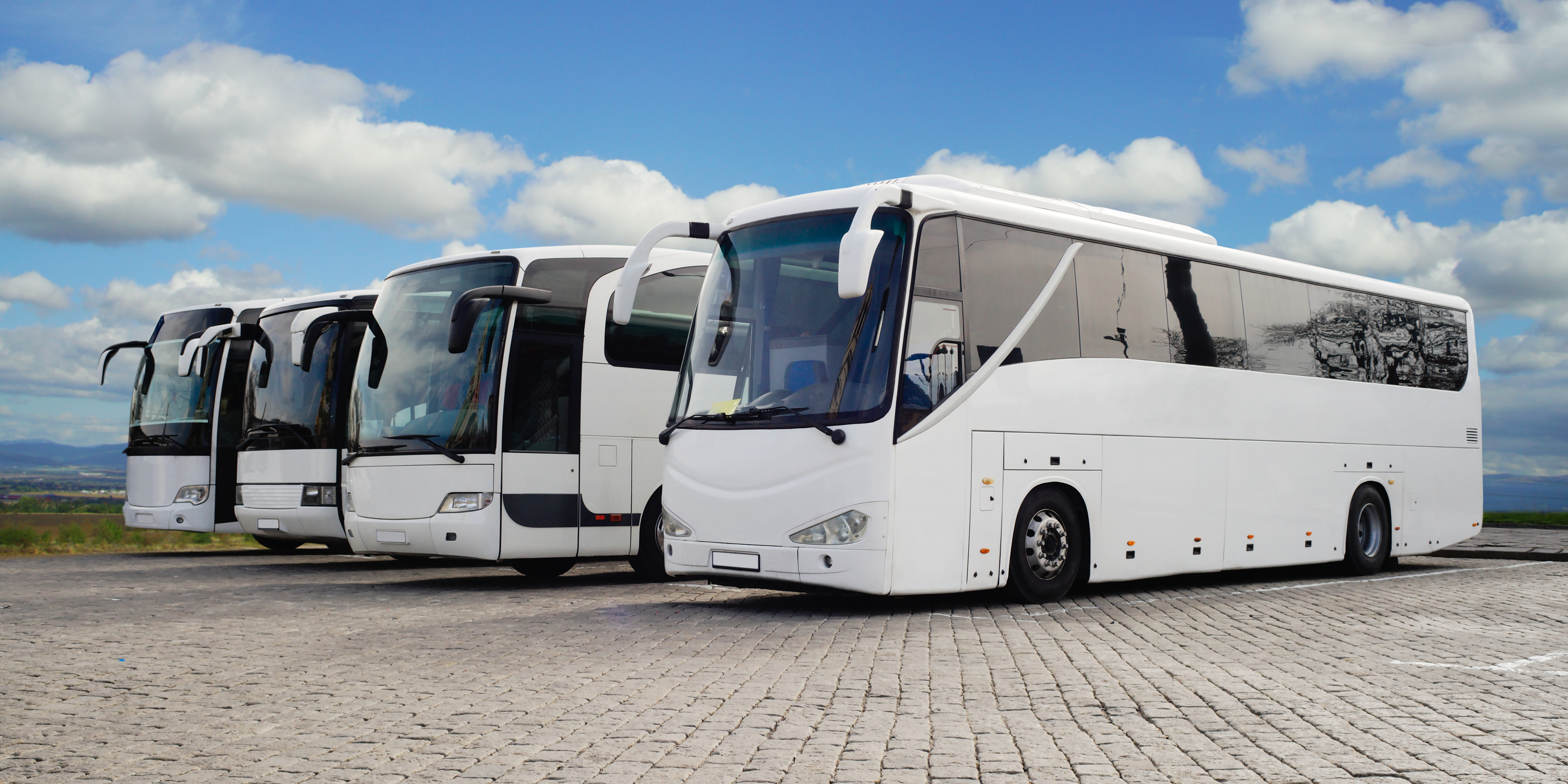 Royal’s Motor Coaches: The Upscale Way for Large Groups to Travel from Houston to Galveston