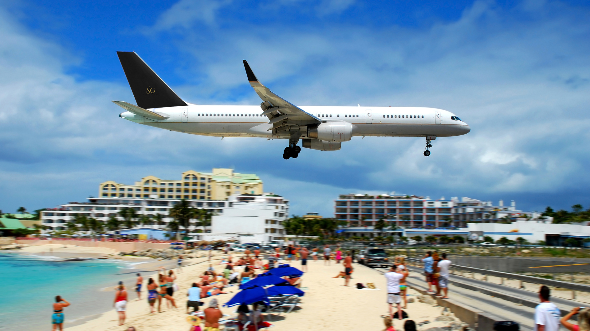 Closest International Airport to Galveston Texas